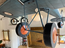 Laden Sie das Bild in den Galerie-Viewer, Großes Vintage Flugzeugmodell aus Frankreich -antik