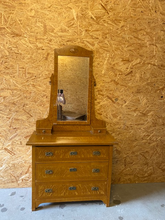 Laden Sie das Bild in den Galerie-Viewer, Schwedische Kommode 3 Schubladen mit Spiegel originale Fassung